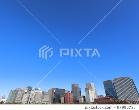 從皇宮蓋恩看到的丸之內建築群 97990755