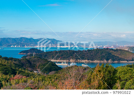 從神戶山看到的高島明地島、稻田島和福山市 1 岡山縣笠岡市 從神戶山看到的高島明地島、稻田島和福山市 1 岡山縣笠岡市 97991022