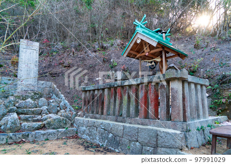 岡山縣笠岡市高島真井和榮正皇后紀念碑 岡山縣笠岡市高島真井和榮正皇后紀念碑 97991029