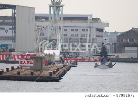 停泊在三菱重工神戶造船廠的海上自衛隊潛艇大號 停泊在三菱重工神戶造船廠的海上自衛隊潛艇大號 97991672