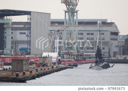 停泊在三菱重工神戶造船廠的海上自衛隊潛艇大號 停泊在三菱重工神戶造船廠的海上自衛隊潛艇大號 97991673