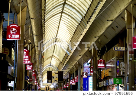 Scenery from Nishiki-dori to Shijo-dori in the Teramachi Kyogoku shopping arcade, Nakagyo-ku, Kyoto Scenery from Nishiki-dori to Shijo-dori in the Teramachi Kyogoku shopping arcade, Nakagyo-ku, Kyoto 97991696