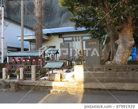 Tamanawakubizuka in Ofuna, Kamakura City Tamanawakubizuka in Ofuna, Kamakura City 97991939