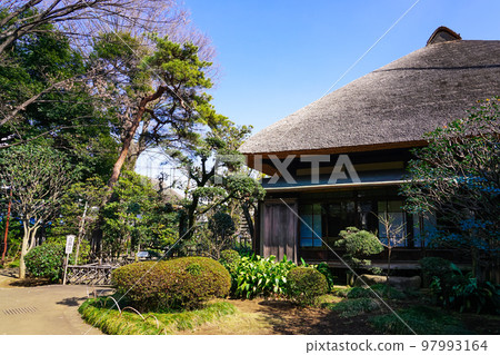 Setagaya Daikanyashiki, a sunny spring porch Setagaya Daikanyashiki, a sunny spring porch 97993164