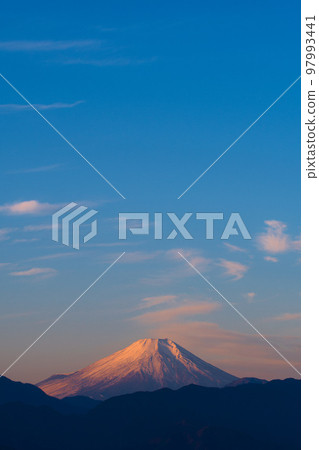 從奧高尾看到日出時的富士山 97993441