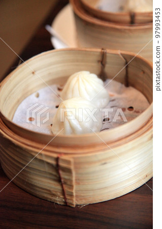Hot and juicy Xiaolongbao 97993453