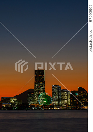 Sunset at the Minato Mirai Sunset at the Minato Mirai 97993962