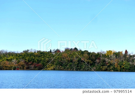 Lake Ippeki scenery in early winter 97995514