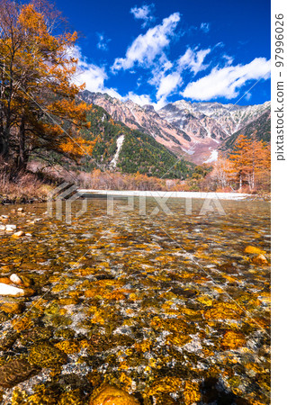 《Nagano Prefecture》 Autumn Kamikochi, the peak of autumn colors 《Nagano Prefecture》 Autumn Kamikochi, the peak of autumn colors 97996026