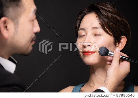 紐約化妝師 97996546