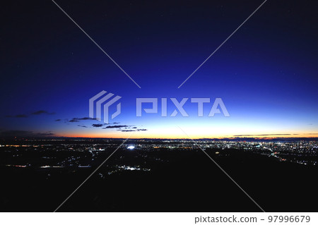 黎明前的宇都宮市夜景/栃木縣宇都宮市瀧山 97996679