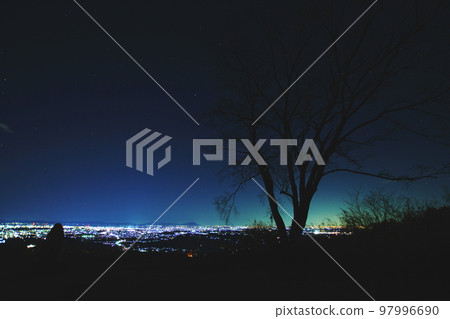 從瀧山/栃木縣宇都宮市眺望宇都宮的夜景 97996690