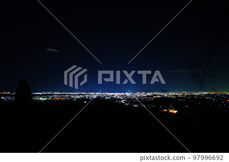 從瀧山/栃木縣宇都宮市眺望宇都宮的夜景 從瀧山/栃木縣宇都宮市眺望宇都宮的夜景 97996692