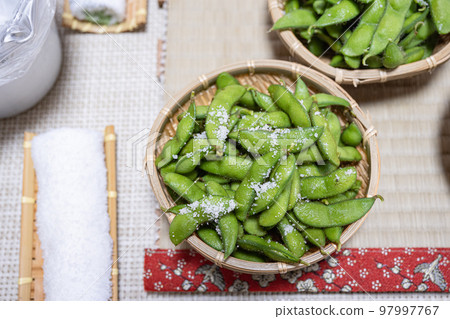 夏日小吃由剛煮好的樹枝決定！ 97997767