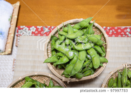 Summer snacks are decided by freshly boiled branches! 97997783