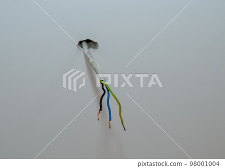 Electric cable with three wires 98001004