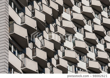 The facade with triangular balconies. 98002621