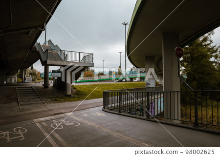 Pedestrian and bicycle paths on the road interchange. 98002625