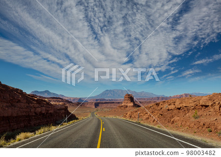 Road in prairie 98003482