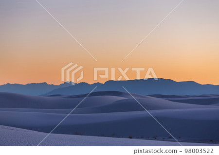 White sand dunes 98003522