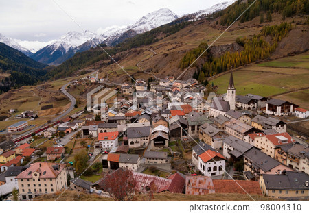 View over the village Ardez in Switzerland 98004310