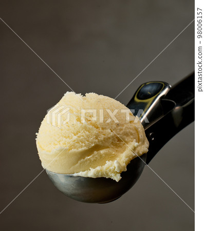 vanilla ice cream 98006157
