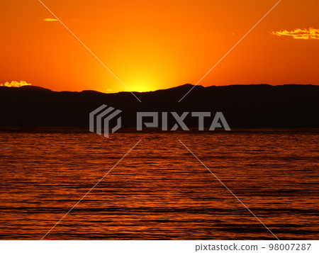 《Enoshima》Sunset on the coast 98007287
