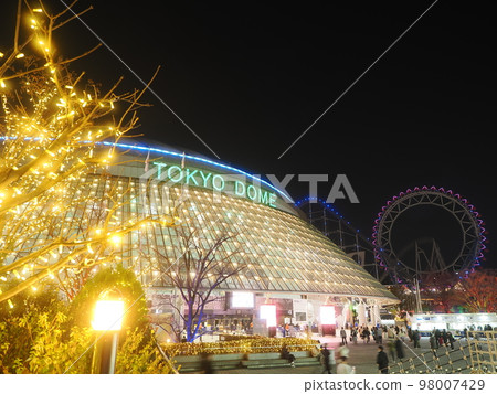 Tokyo Dome night view Tokyo Dome night view 98007429