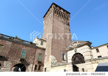 historic old town of Vicenza, Italy 98008683