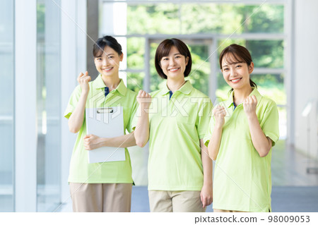 青年護理人員 98009053