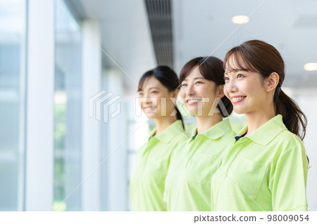 青年護理人員 98009054