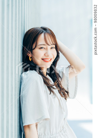 年輕女性的美麗 98009832