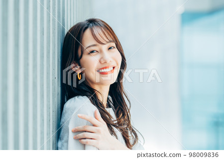 Beauty of young women 98009836