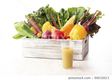 Collection of vegetables and smoothies 98010021