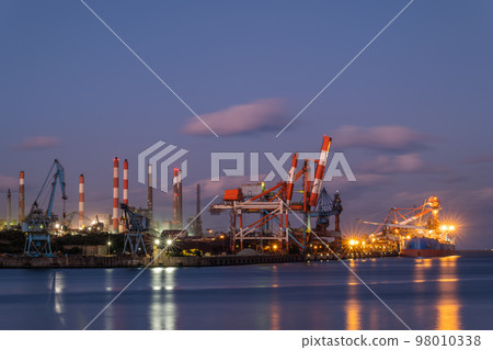 Evening view of Kashima Port, ironworks Evening view of Kashima Port, ironworks 98010338