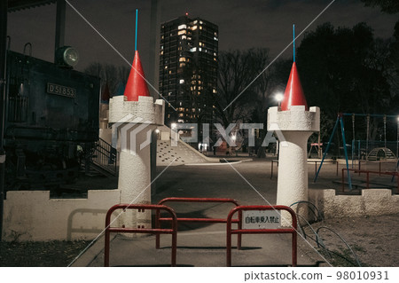 castle shaped park 98010931