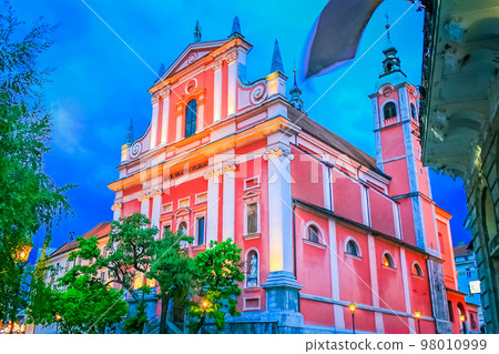 Preseren square and Franciscan Church of the Annunciation, Ljubljana, Slovenia 98010999