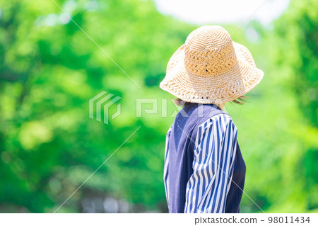 草帽婦女 草帽婦女 98011434