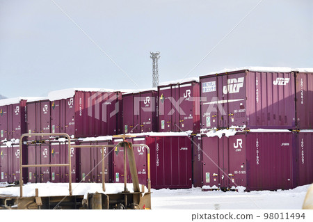 Photographing the scenery of the container terminal of JR Freight in Hakodate, Hokkaido in the middle of winter Photographing the scenery of the container terminal of JR Freight in Hakodate, Hokkaido in the middle of winter 98011494