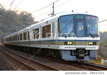通勤列車 JR西日本221系列 大和路線 通勤列車 JR西日本221系列 大和路線 98012351