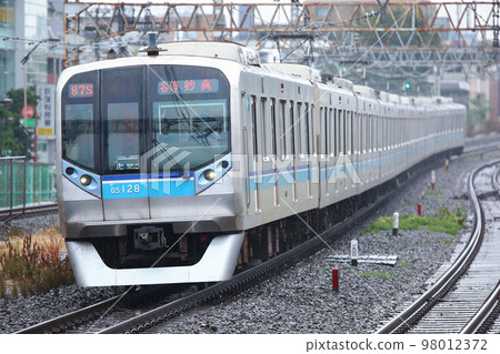 通勤列車 東京地鐵東西線 N05 系列 通勤列車 東京地鐵東西線 N05 系列 98012372