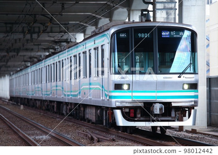 Commuter train Tokyo Metro Namboku Line 9000 series renewal car 98012442