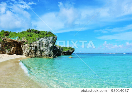 Okinawa Miyakojima Blue Sky and Sea (Photo: Sunayama Beach) 98014087