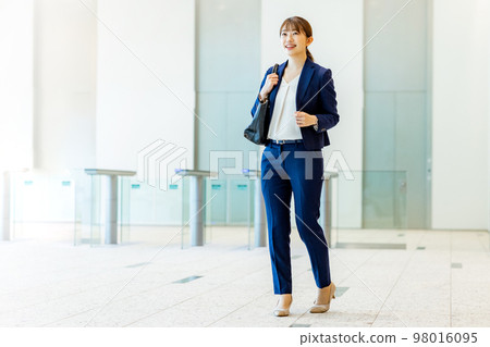 Business scene female photography cooperation: LINK FOREST 98016095