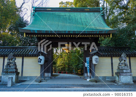 早春古都京都北野天滿宮北門 98016355