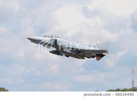 Luftwaffe F-4F Phantom II take off 98016498