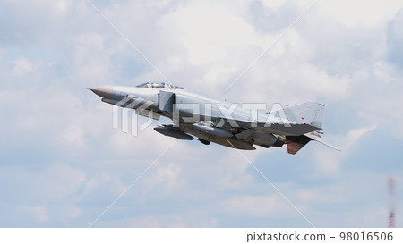 Luftwaffe F-4F Phantom II take off 98016506
