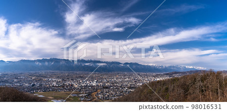 《Nagano Prefecture》The mountains of the Northern Alps and the streets of Matsumoto City 《Nagano Prefecture》The mountains of the Northern Alps and the streets of Matsumoto City 98016531