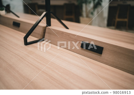 power outlet at the counter 98016913