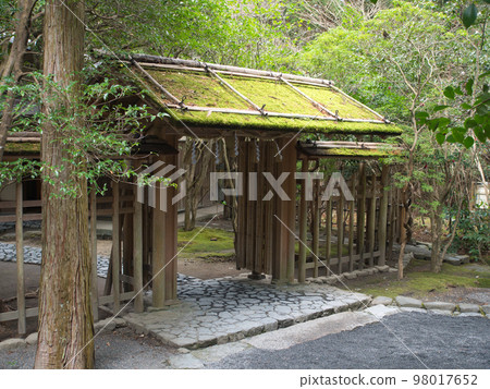 The entrance of a Japanese-style Japanese house (landscape of an old private house) 98017652